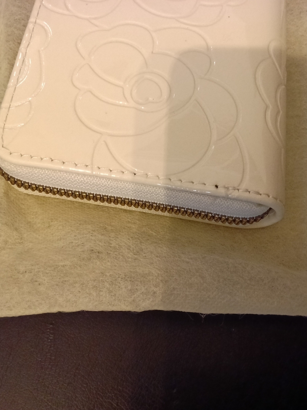 Off White Embossed Floral Patent Zip-Around Wallet - Picture 3 of 7